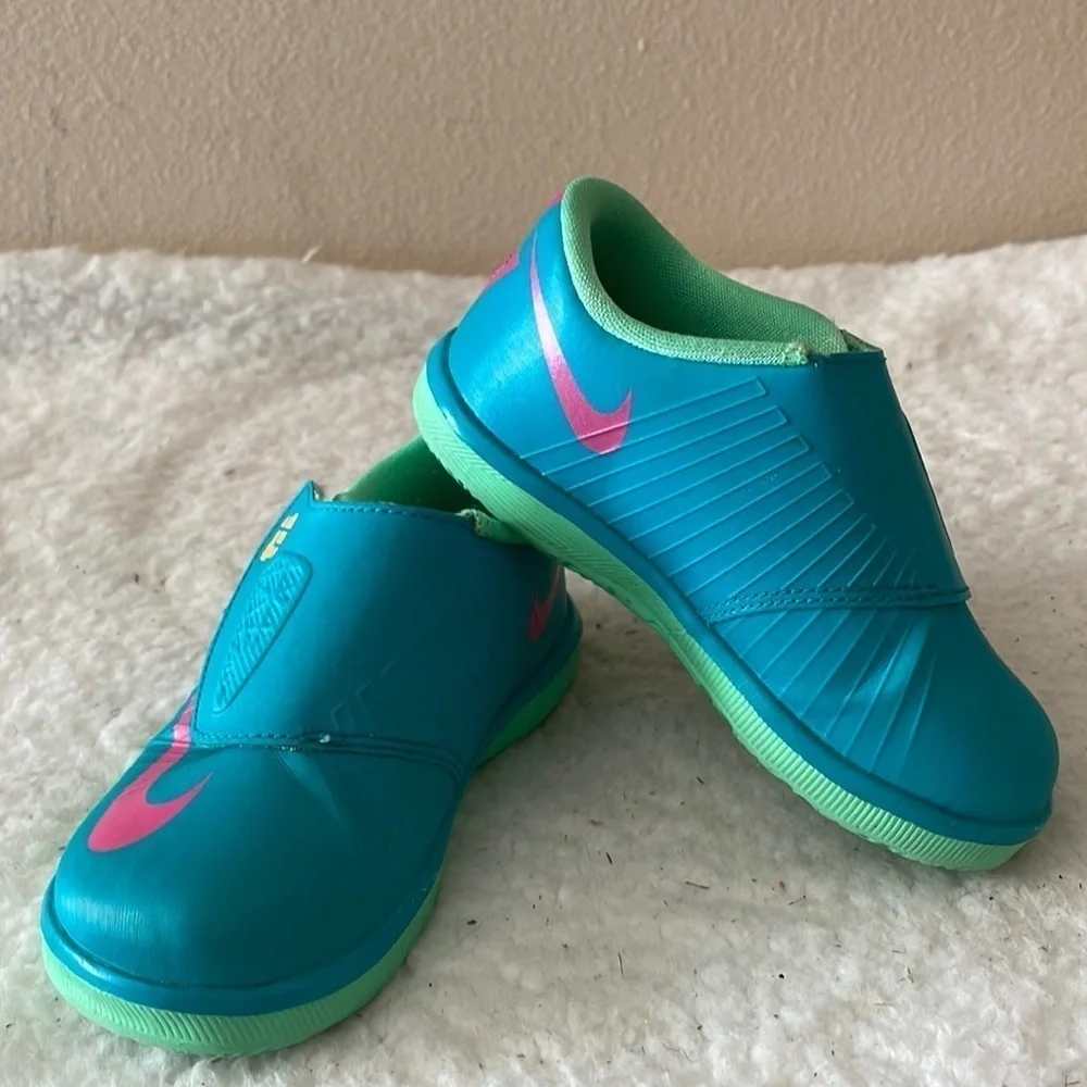 NIKE Sneakers Size 7C